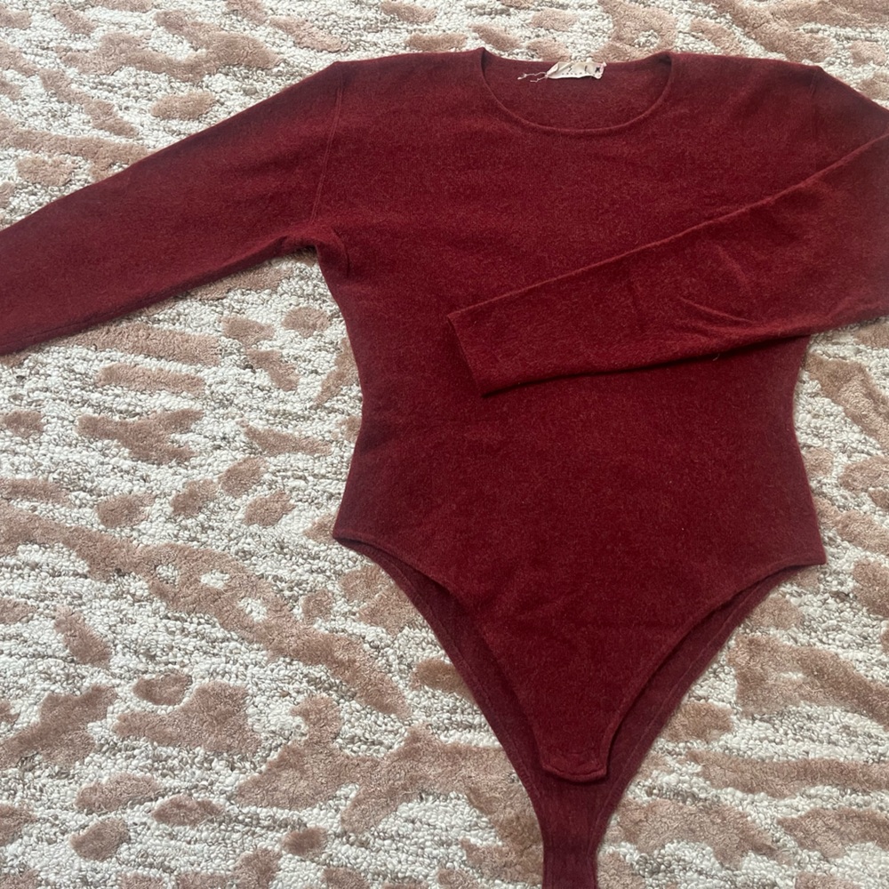 100% Cashmere Knit Long Sleeve Bodysuit – Burgundy / Wine – Likely Size M